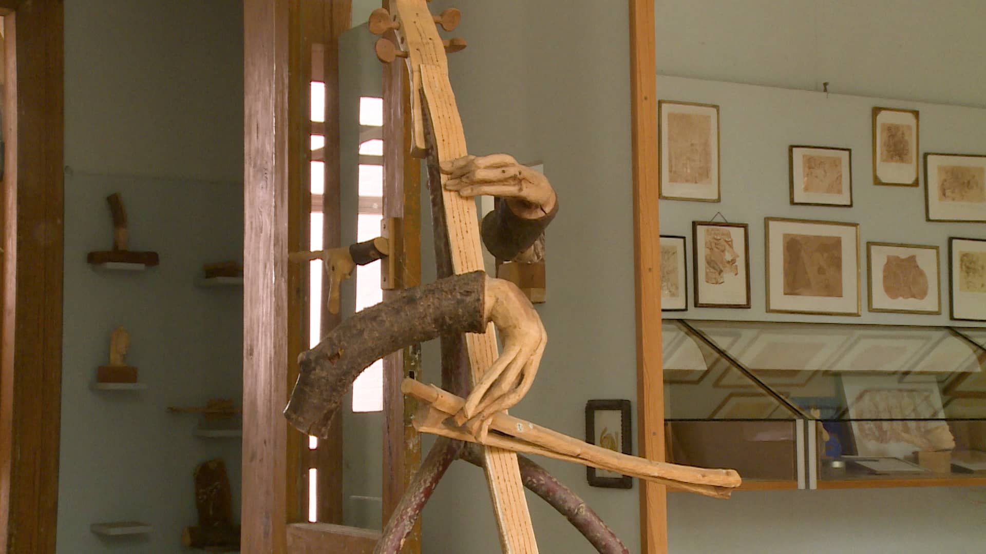 Cellospieler-Skulptur in Torrilhons Werkstatt